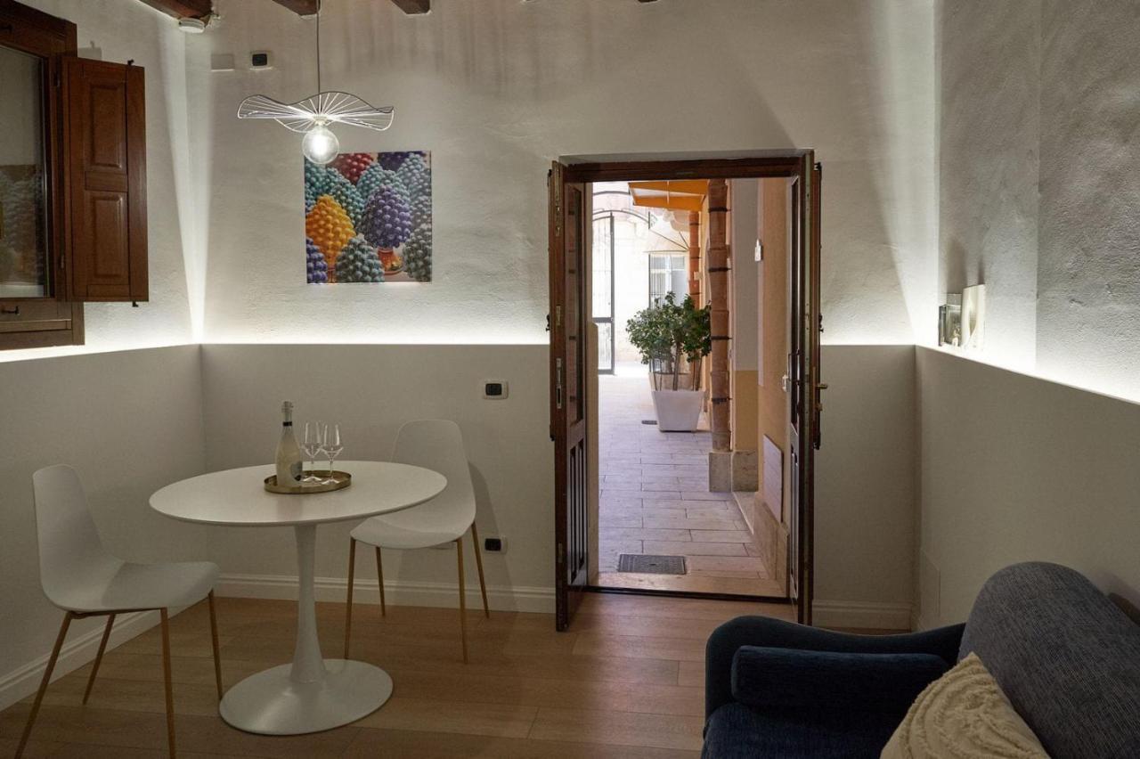 Residence Cortile Merce Trapani Eksteriør billede