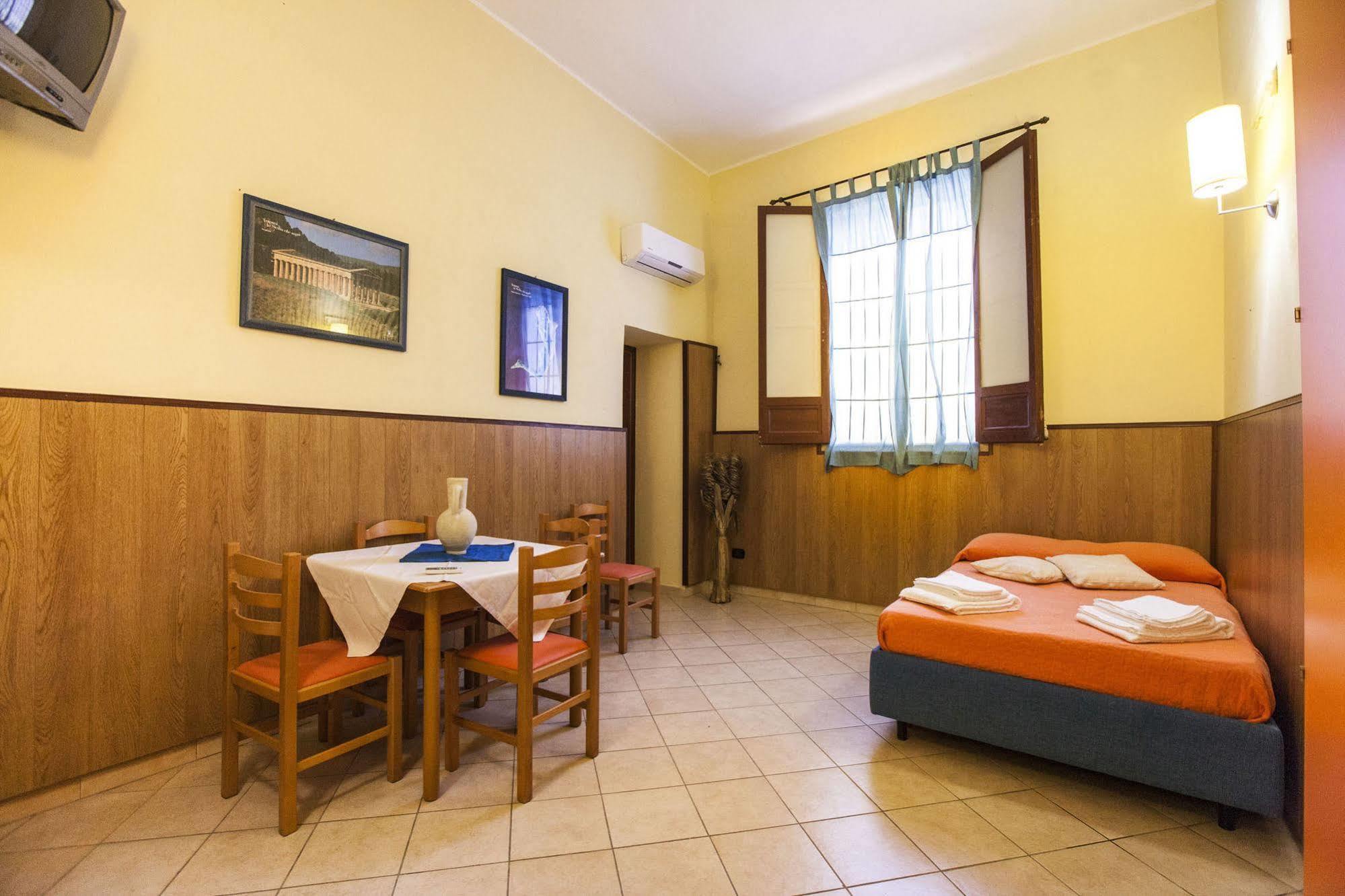 Residence Cortile Merce Trapani Eksteriør billede